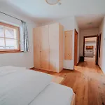 Bucherhof - Apartament Obertilliach