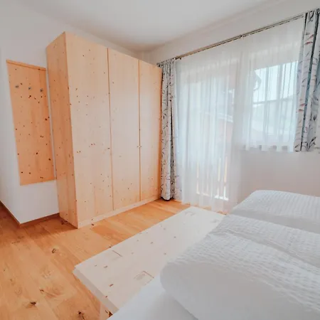 Bucherhof - * אוברטיליאך